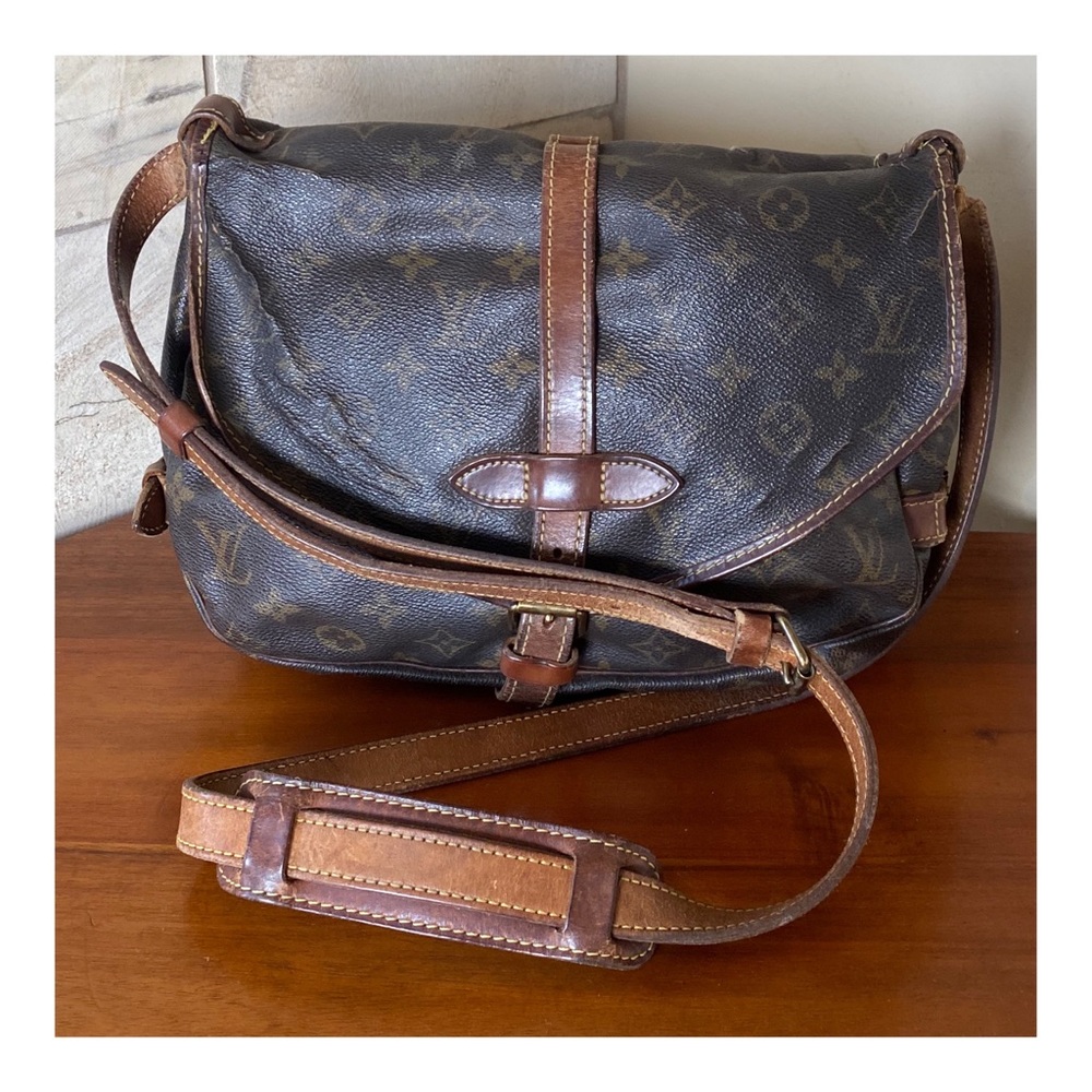 🔥FINAL SALE🔥AUTHENTIC LOUIS VUITTON SAUMUR 30 CROSSBODY BAG